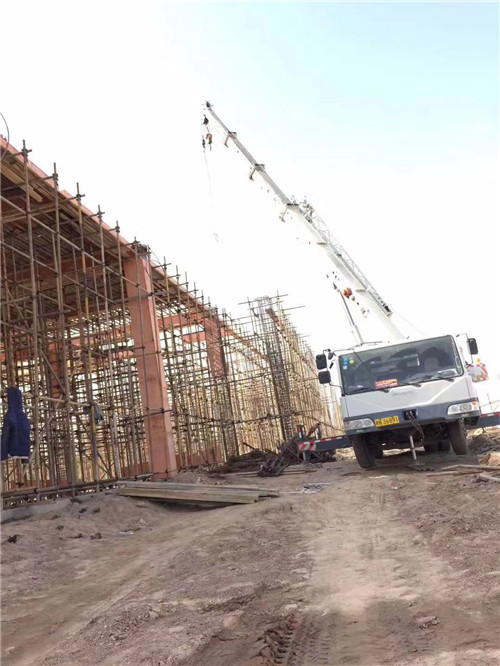 新津县吊车作业的安全注意事项有哪些？