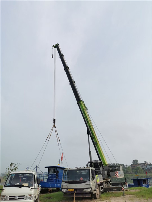 新津县桥梁建设吊装案例