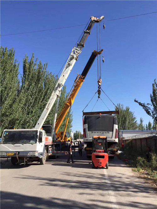 新津县港口集装箱搬运案例